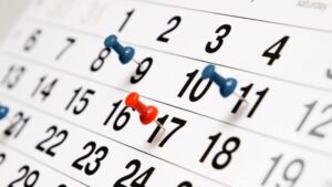 calendario con puntine colorate