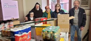 Consegna generi alimentari alle monache carmelitane di Torino