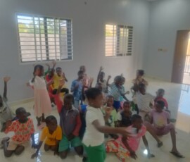 Casa accoglienza di Winneba 8 I primi bambini arrivano alcuni giorni prima dell'apertura ufficiale